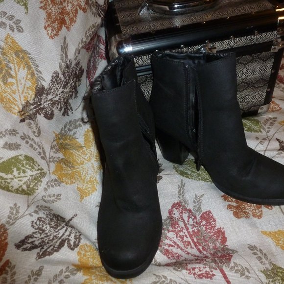 Fall Sale- Black Heeled zippered Ankle Booties sz 8.5 &10 - Picture 10 of 10